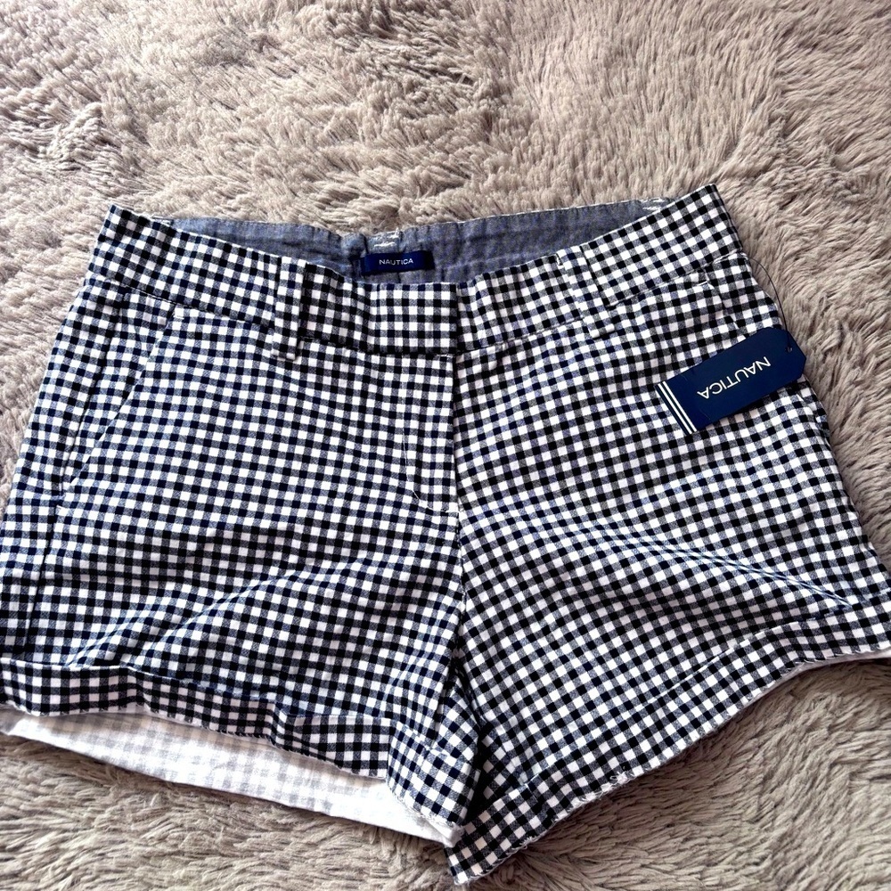 ⭐️⭐️⭐️NWT Nautica blue and white checkered shorts size 4